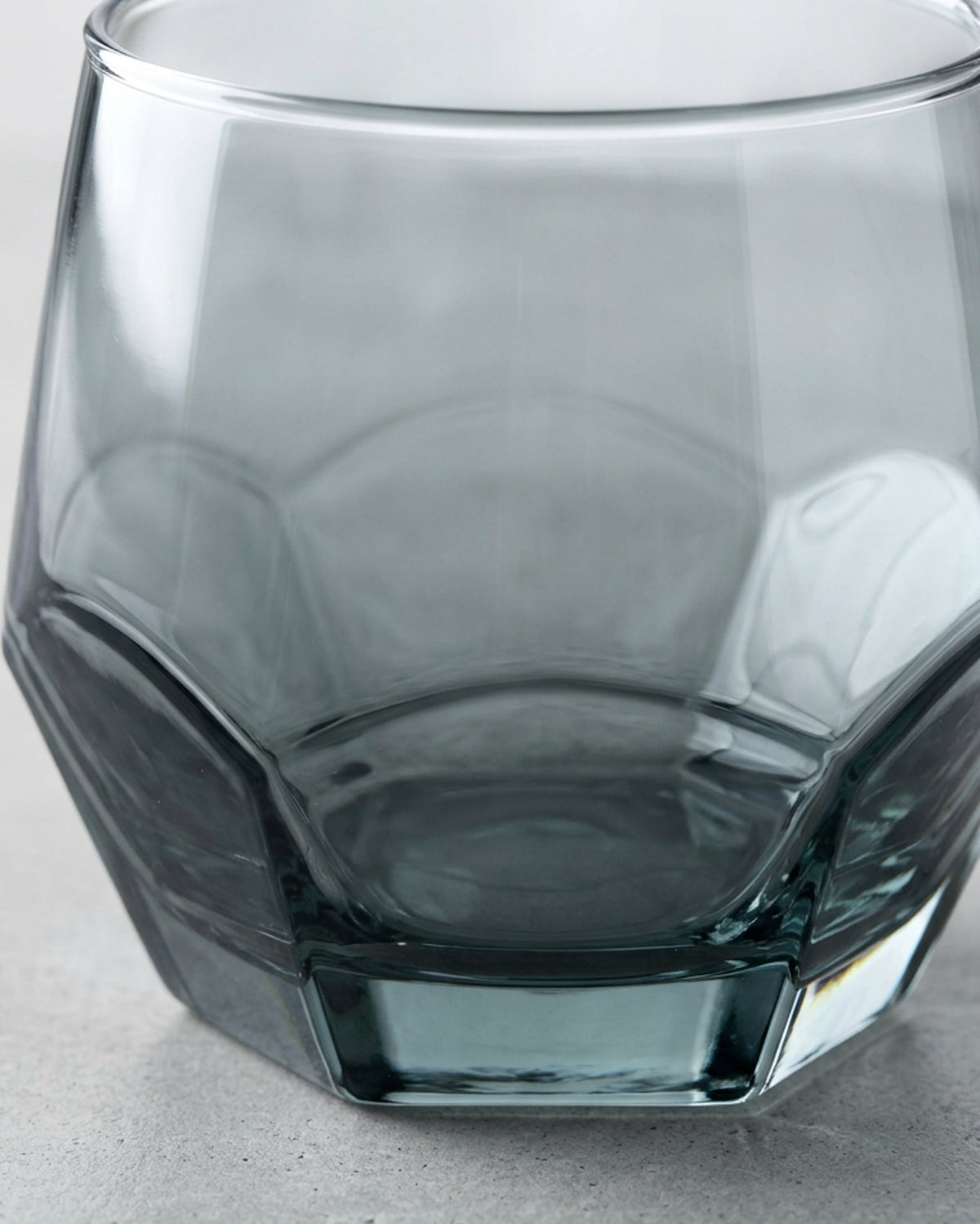 Kwdrx Six-Facet Base Stemless Wine Glass 16 oz Smoke Gray - Detail view